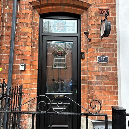 Charming City Home, Beside The Serene Ormeau Park Belfast Esterno foto